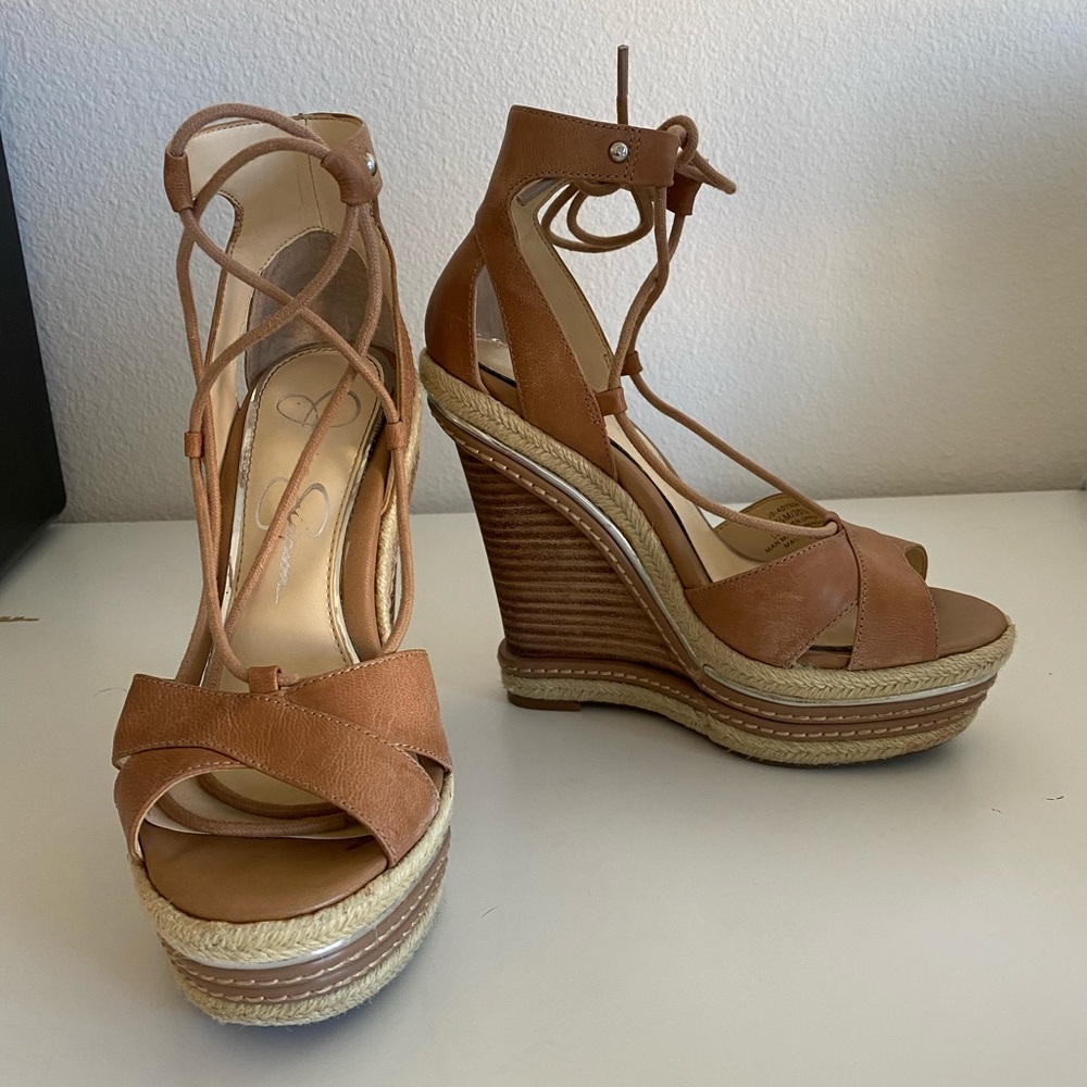 Jessica Simpson Adyson tan wedge heel 5.5